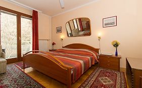 Budavar Bed And Breakfast